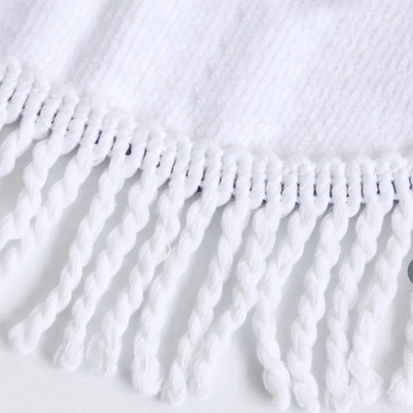 Seashell beach towel round 60” with fringes NWT - Picture 7 of 7